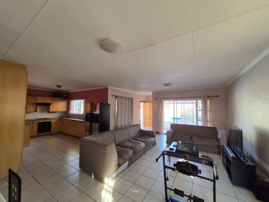 3 Bedroom Property for Sale in Rhodesdene Northern Cape